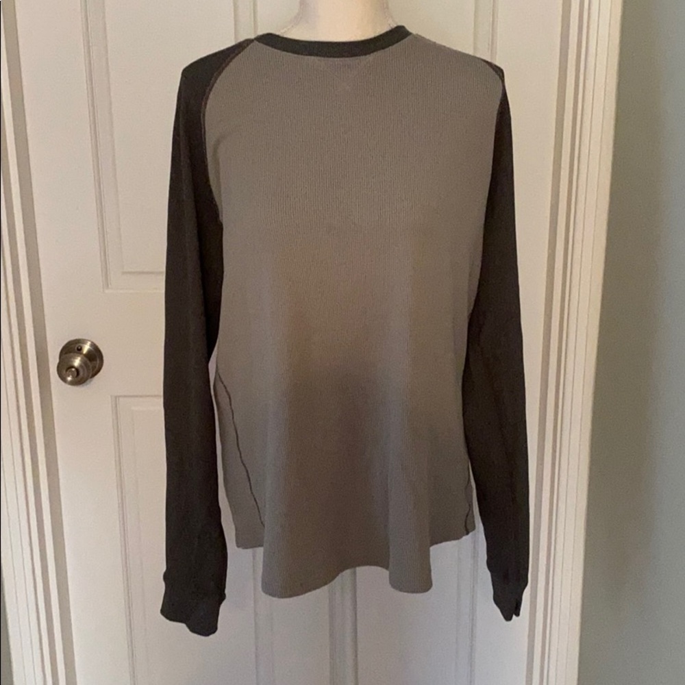 Under Armour gray shirt